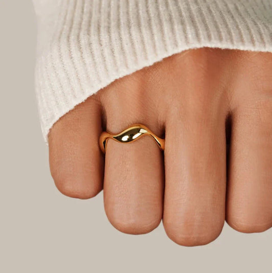 Anillo Ondulado Elyra | Oro