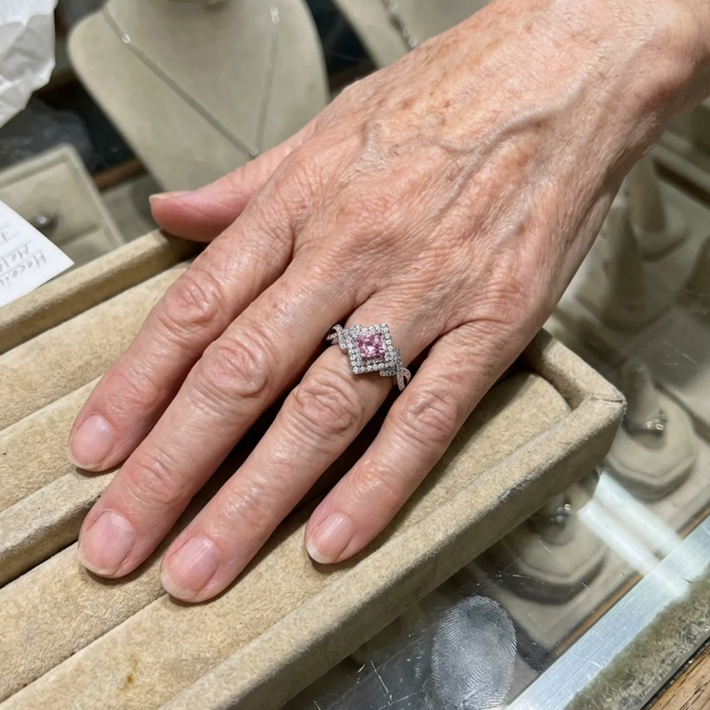 Anillo Cuadrado Pavé Couture | Oro Blanco