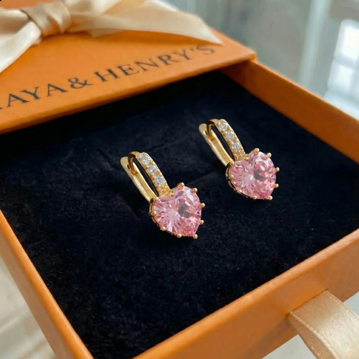 Pendientes Huggie Cupid Glow | Oro