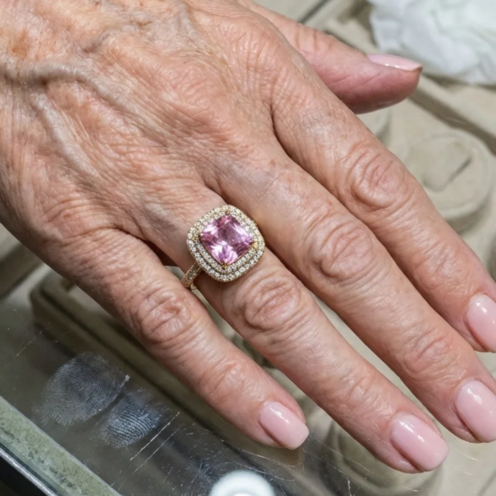 Anillo Cojín Zafiro Rosa | Oro