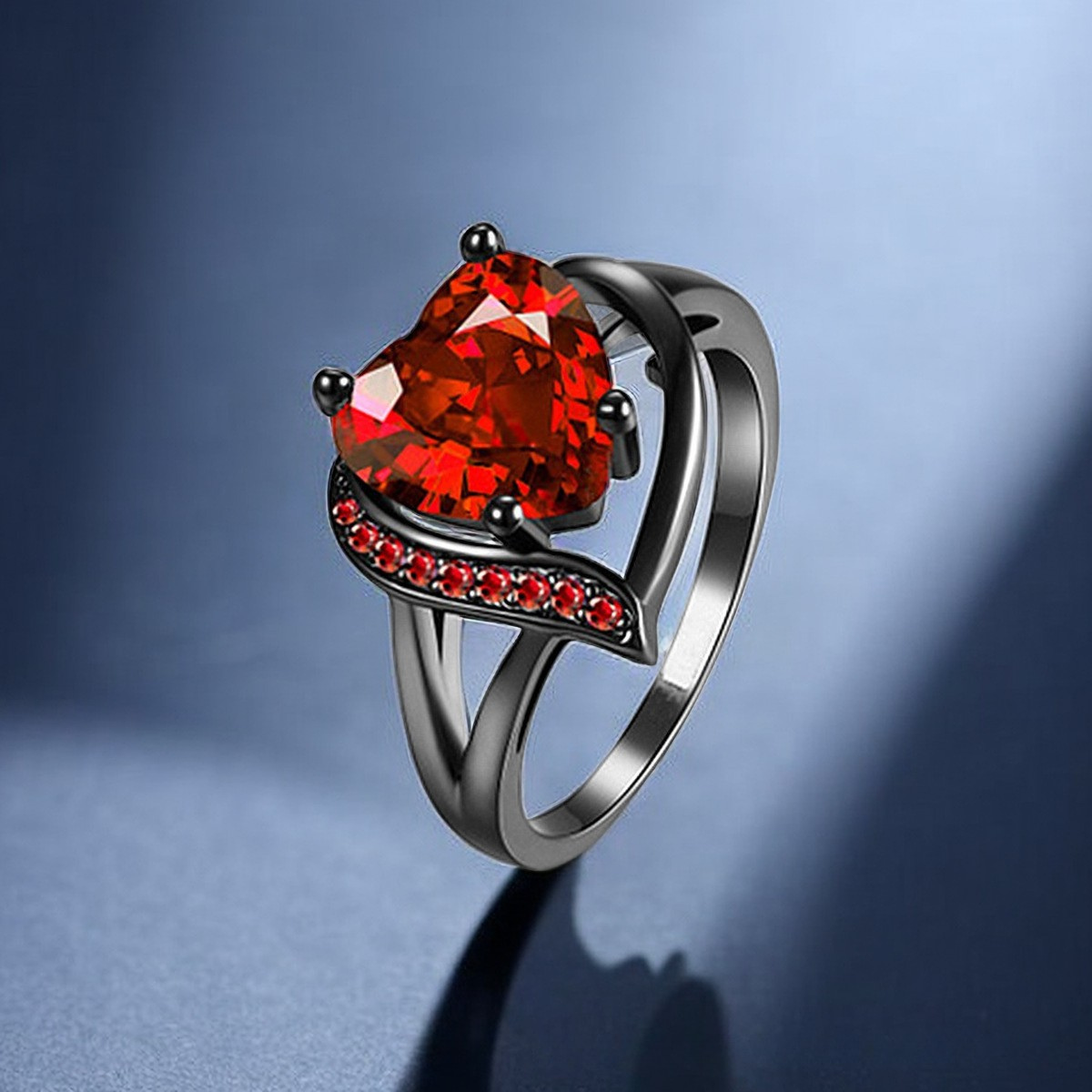 Anillo Calindra Rosethorne | Acabado Negro